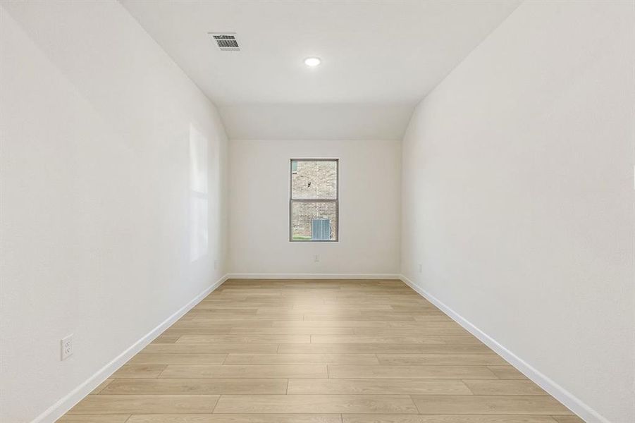 Spacious, unfurnished interior of a new home in River Ridge, Crandall (Image 23).