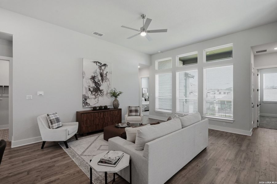 Furnished interior view inside a new home in Esperanza 50's, Boerne (Image 10).