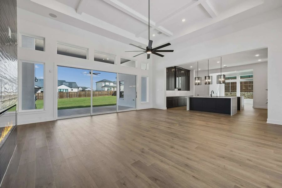 Representative unfurnished interior of a home built from the Sicily by Chesmar Homes in Lakeway Estates, Waxahachie (Image 18).