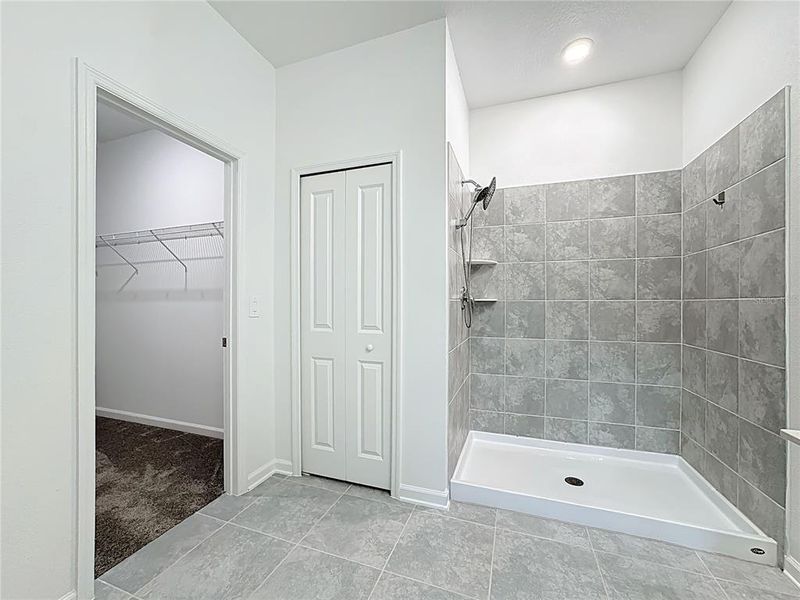 Furnished interior view inside a new home in , Kissimmee (Image 13).