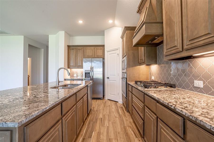 Beautiful granite countertops throughout kitchen. Beautiful granite countertops throughout kitchen.