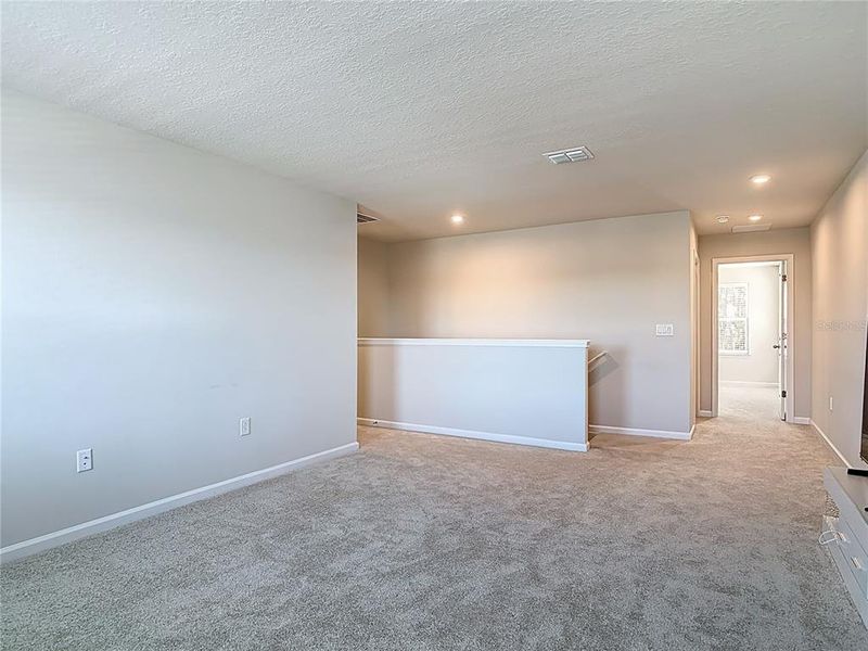 Spacious, unfurnished interior of a new home in , Daytona Beach (Image 29).
