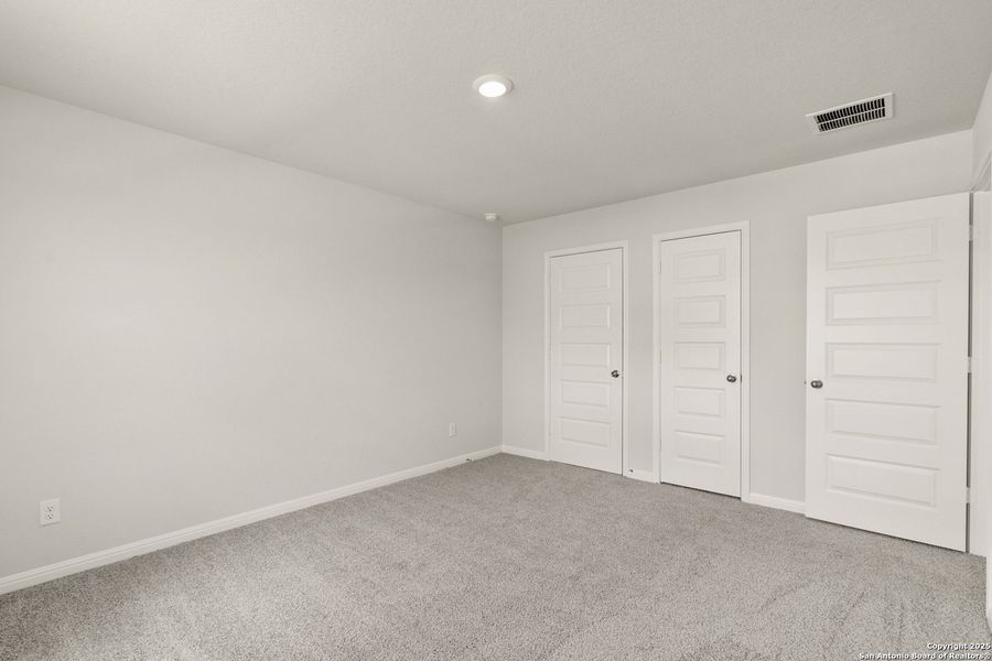 Spacious, unfurnished interior of a new home in Cinco Lakes, San Antonio (Image 19). Spacious, unfurnished interior of a new home in Cinco Lakes, San Antonio (Image 19).