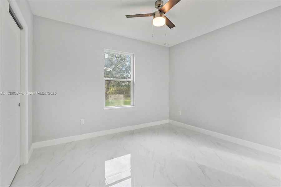 Spacious, unfurnished interior of a new home in , Lehigh Acres (Image 10).