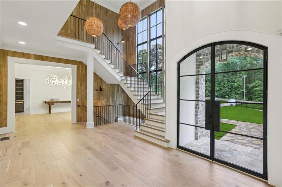 Spacious, unfurnished interior of a new home in Crossroads, Alpharetta (Image 25).