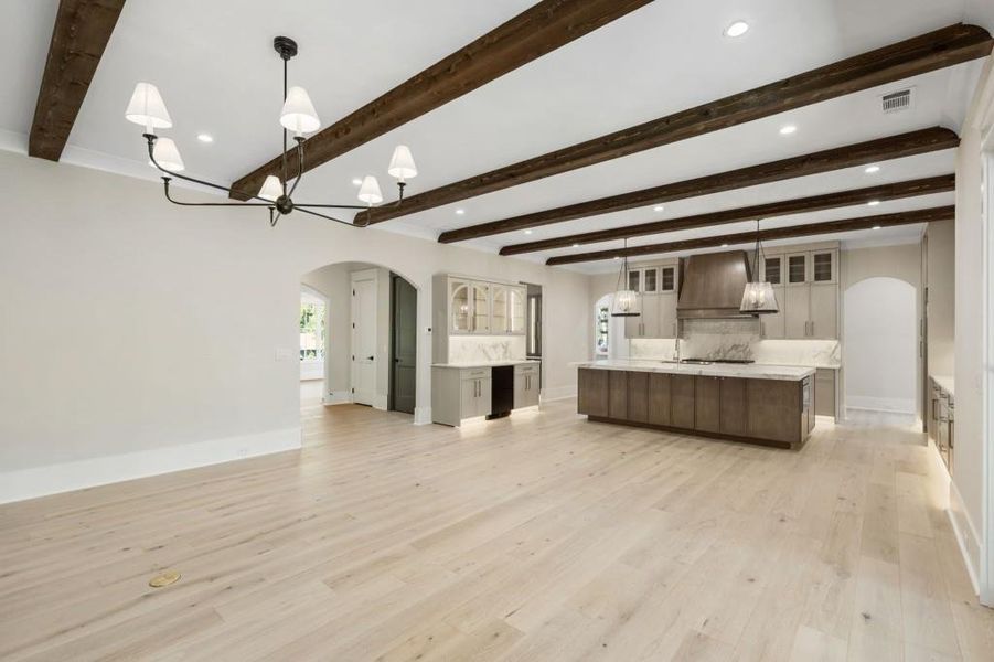 Spacious, unfurnished interior of a new home in , Alpharetta (Image 44).