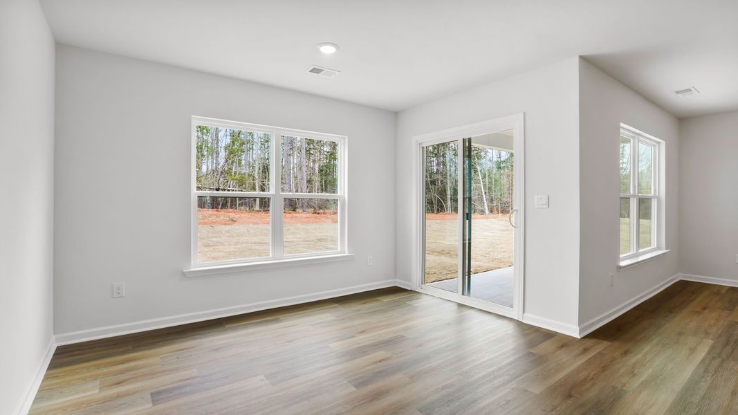 Spacious, unfurnished interior of a new home in Bentley Park, Greenwood (Image 17).