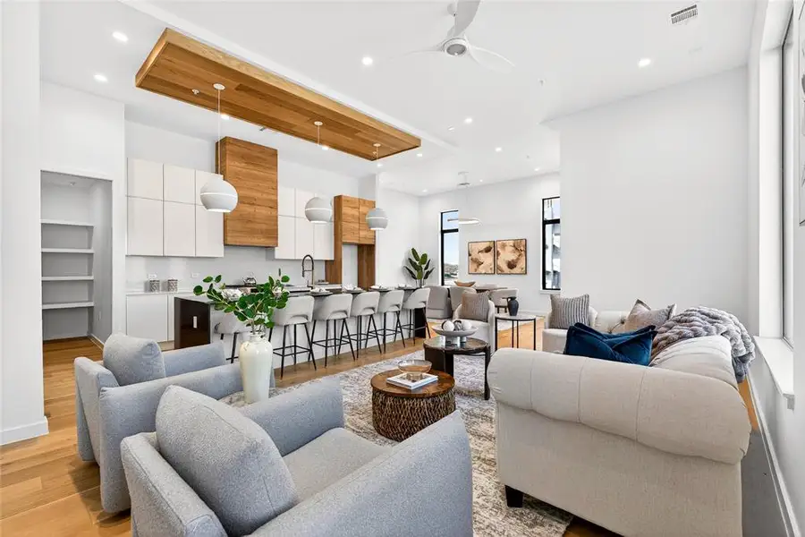 Representative Photo Only. Actual Unit Differs