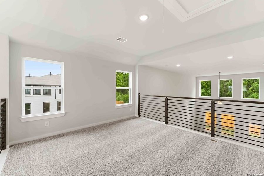 Spacious, unfurnished interior of a new home in Hickory Ridge, Elmendorf (Image 18).