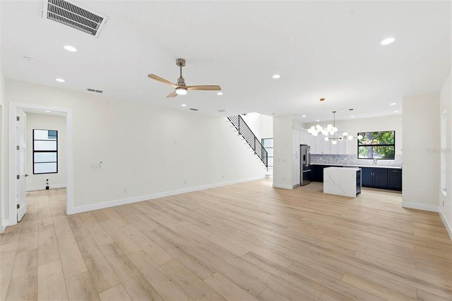 Spacious, unfurnished interior of a new home in , St. Petersburg (Image 18).