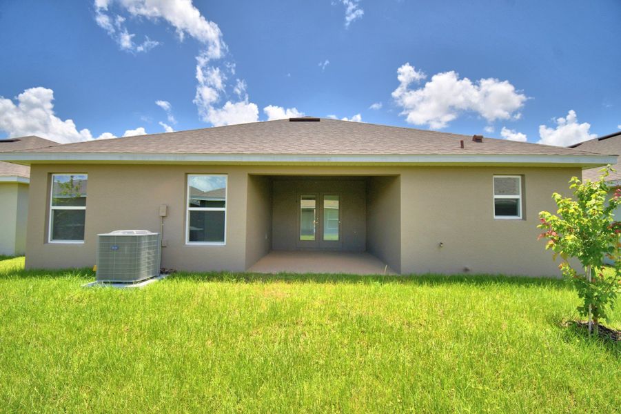 Exterior details and patio area of a home in Villamar, Winter Haven (Image 4).