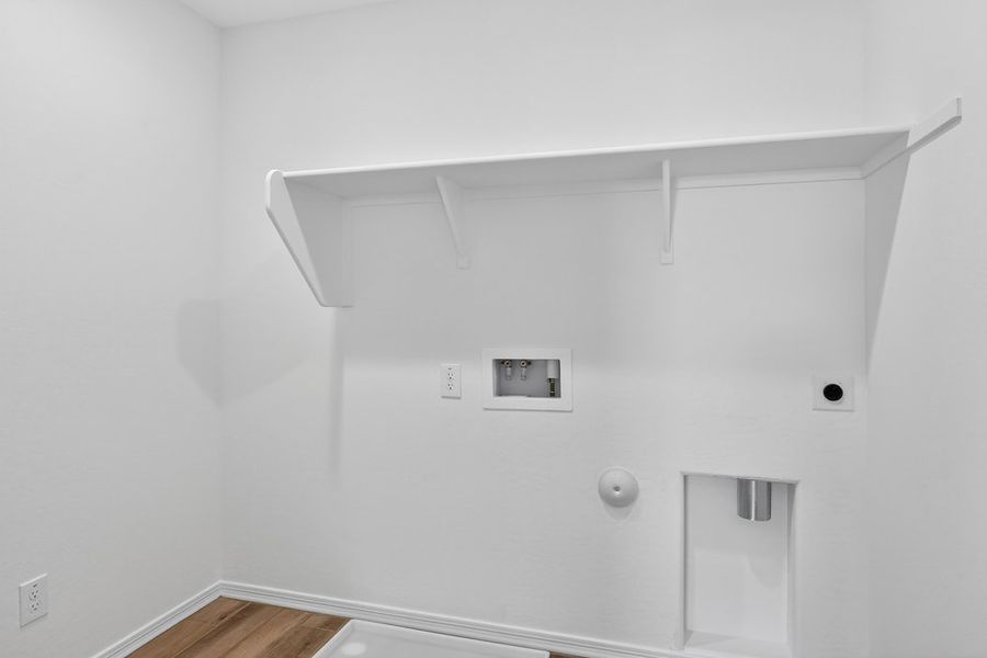 Spacious, unfurnished interior of a new home in Parkside, Avondale (Image 18).