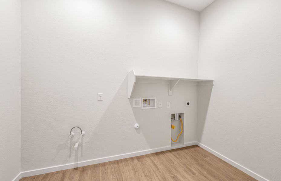 Spacious, unfurnished interior of a new home in Soleo, San Tan Valley (Image 18).
