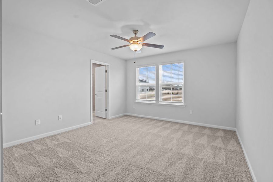 Spacious, unfurnished interior of a new home in Crestview, Spartanburg (Image 28).