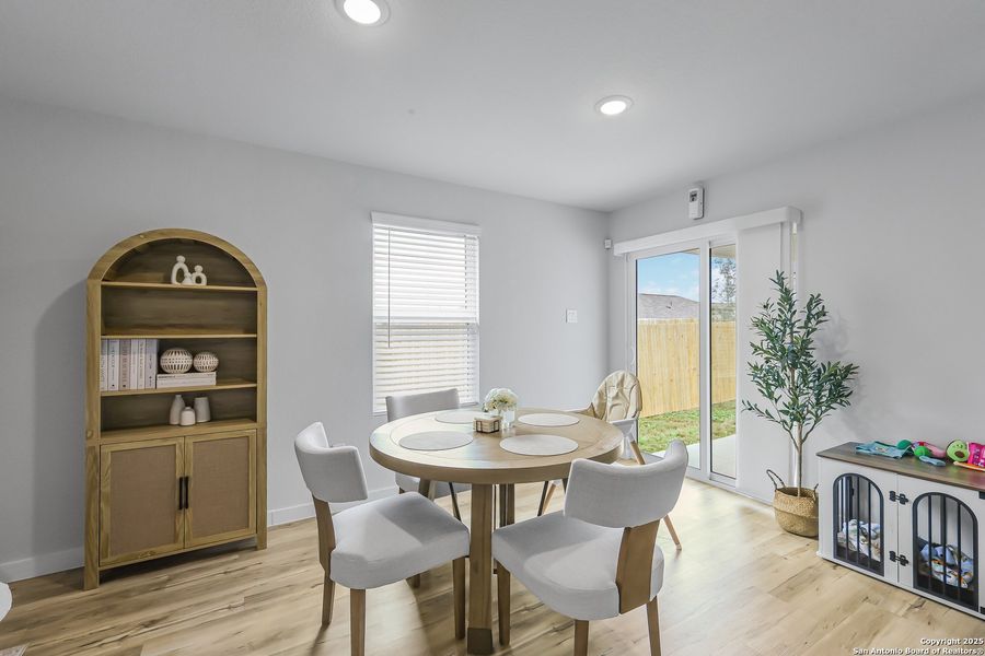 Furnished interior view inside a new home in Mesa Vista, San Antonio (Image 7).