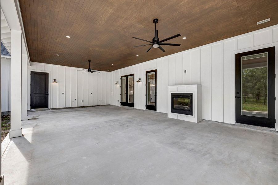 Exterior details and patio area of a home in , Magnolia (Image 4).