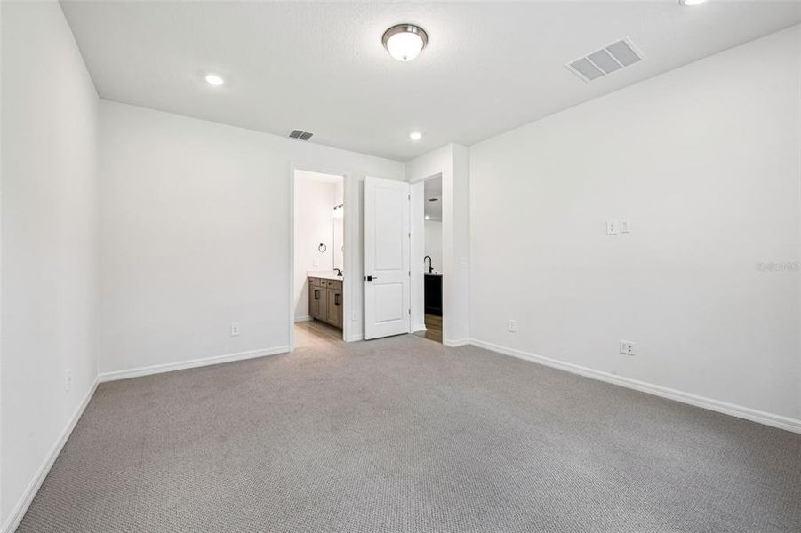 Spacious, unfurnished interior of a new home in , Ormond Beach (Image 30).