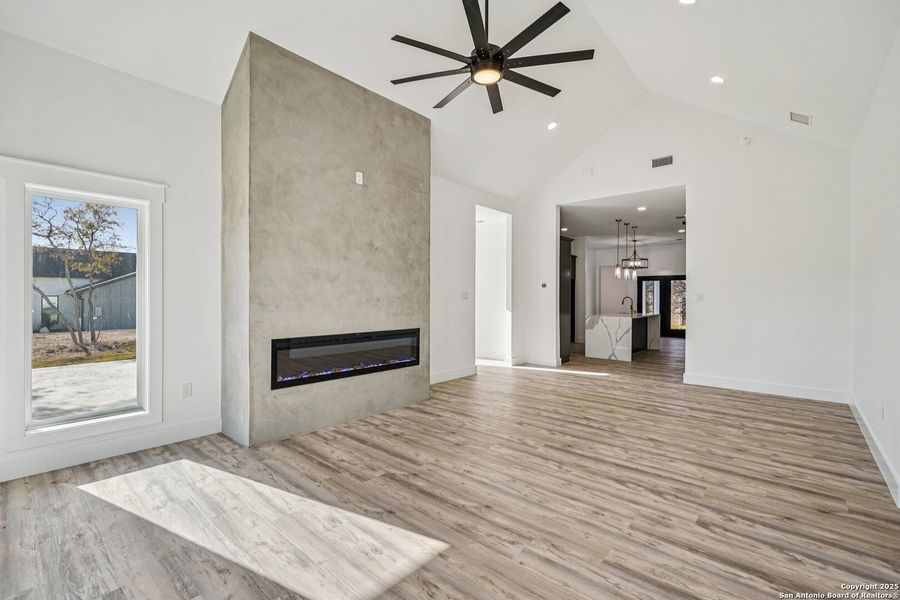 Spacious, unfurnished interior of a new home in , Kerrville (Image 29).