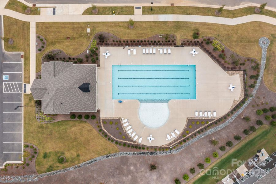 Community amenities in , Charlotte (Image 26).