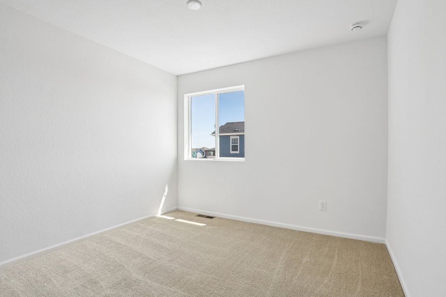 Spacious, unfurnished interior of a new home in Windler, Aurora (Image 17).