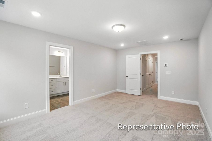 Spacious, unfurnished interior of a new home in Harrisburg Village Townhomes, Harrisburg (Image 34).