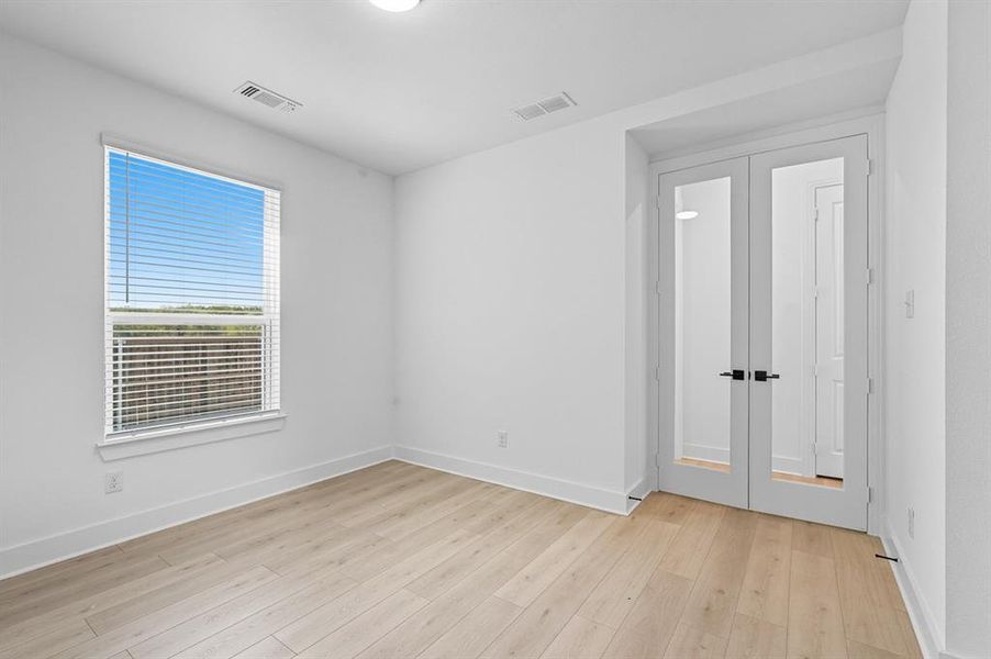 Spacious, unfurnished interior of a new home in Hillstead, Lavon (Image 16).