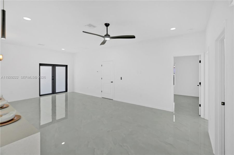 Spacious, unfurnished interior of a new home in , Punta Gorda (Image 37).