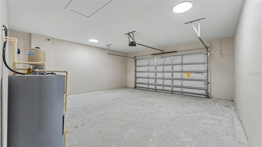 Spacious, unfurnished interior of a new home in , Bartow (Image 43). Spacious, unfurnished interior of a new home in , Bartow (Image 43).