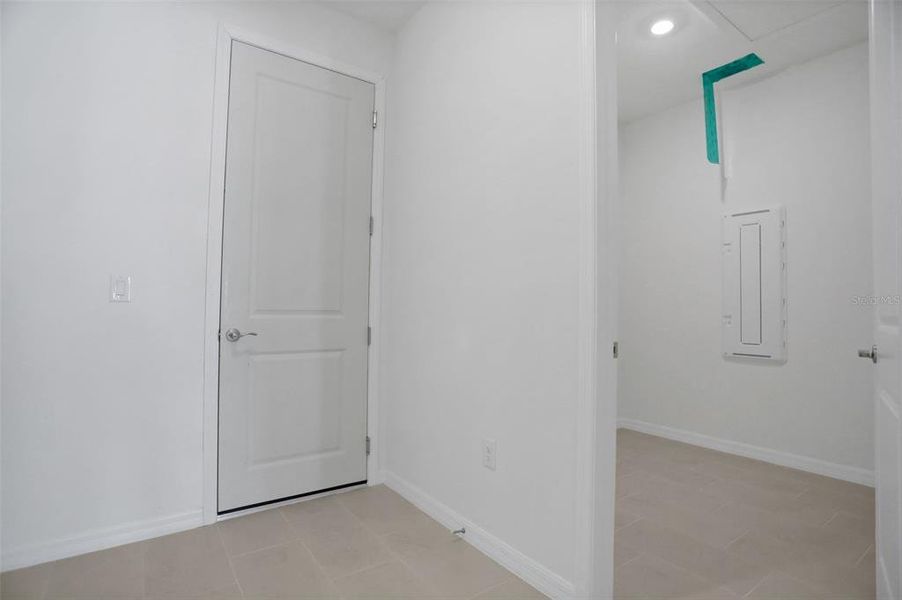 Spacious, unfurnished interior of a new home in Angeline, Land O' Lakes (Image 22).