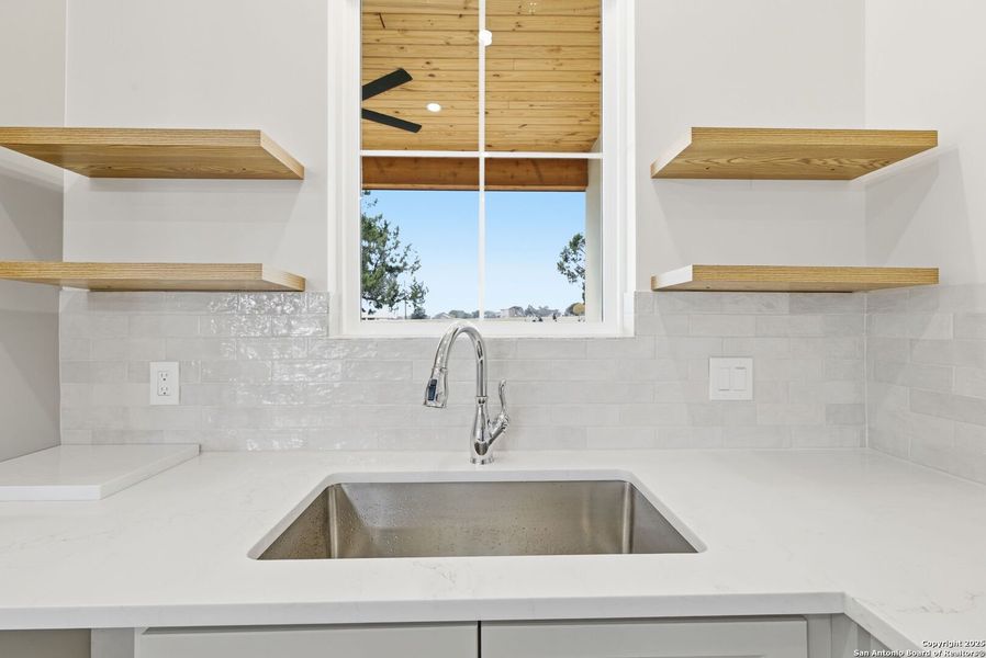 Close-up of interior finishes inside a home in , Bandera (Image 20).