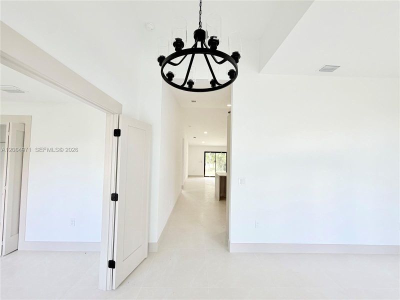 Spacious, unfurnished interior of a new home in , Lehigh Acres (Image 19).