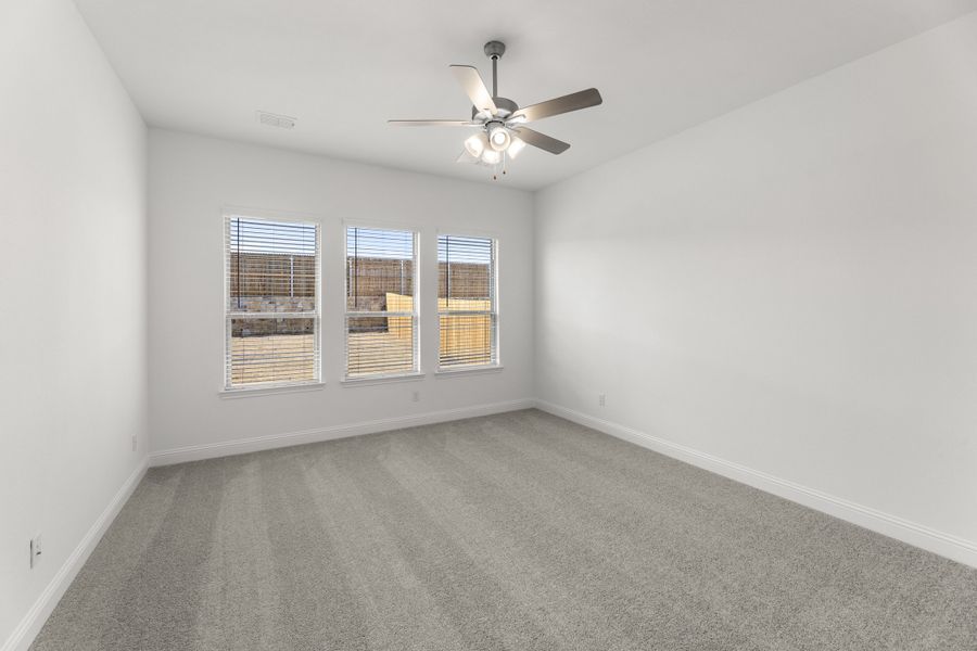 Representative unfurnished interior of a home built from the Westwood by Sandlin Homes in Lakesong, Midlothian (Image 25).