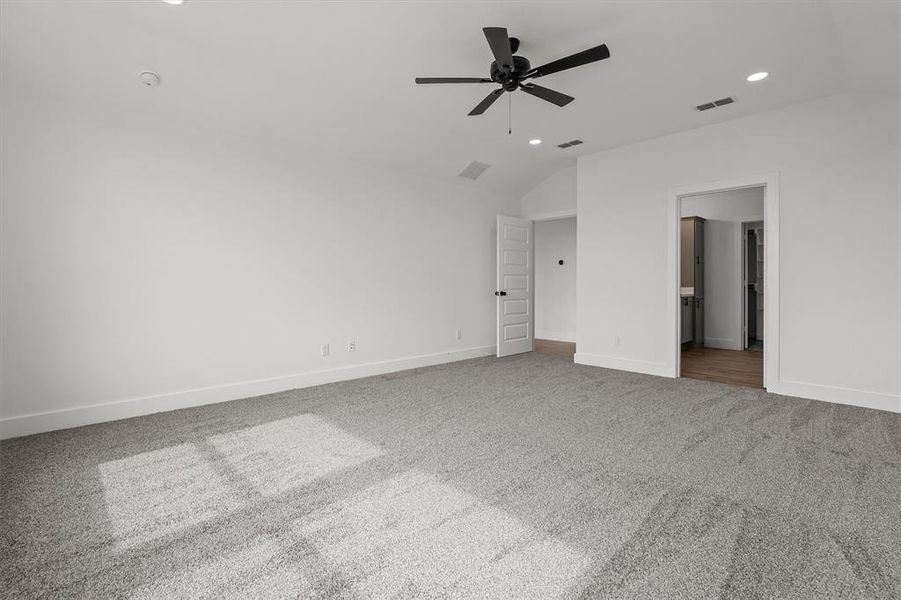 Spacious, unfurnished interior of a new home in , Lindale (Image 10).