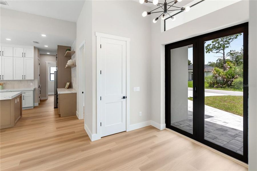 Spacious, unfurnished interior of a new home in , Port Charlotte (Image 51).