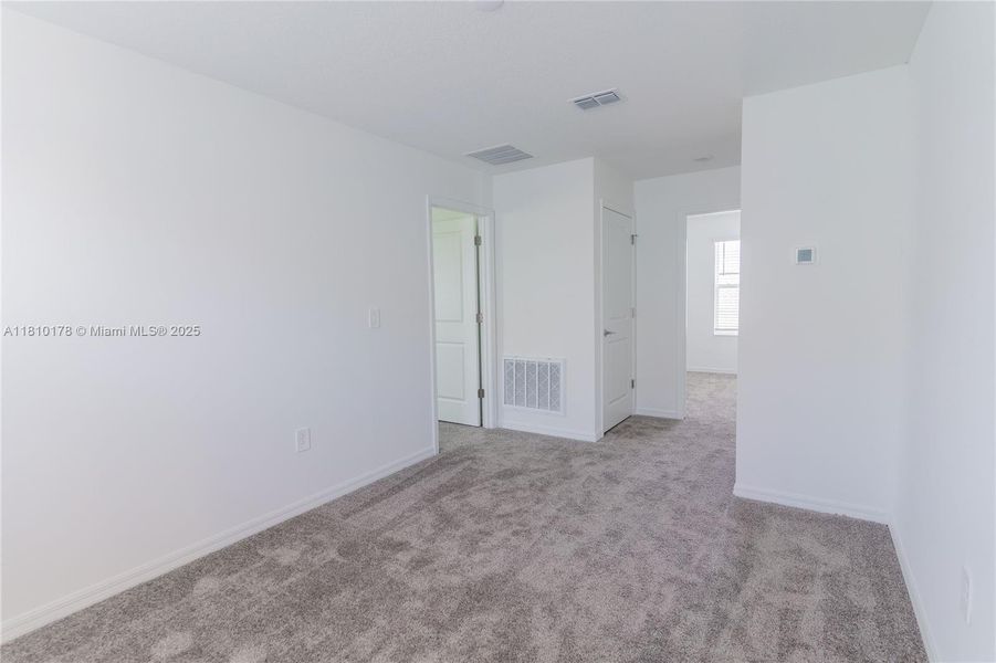 Spacious, unfurnished interior of a new home in Inman Groves, Winter Haven (Image 43). Spacious, unfurnished interior of a new home in Inman Groves, Winter Haven (Image 43).