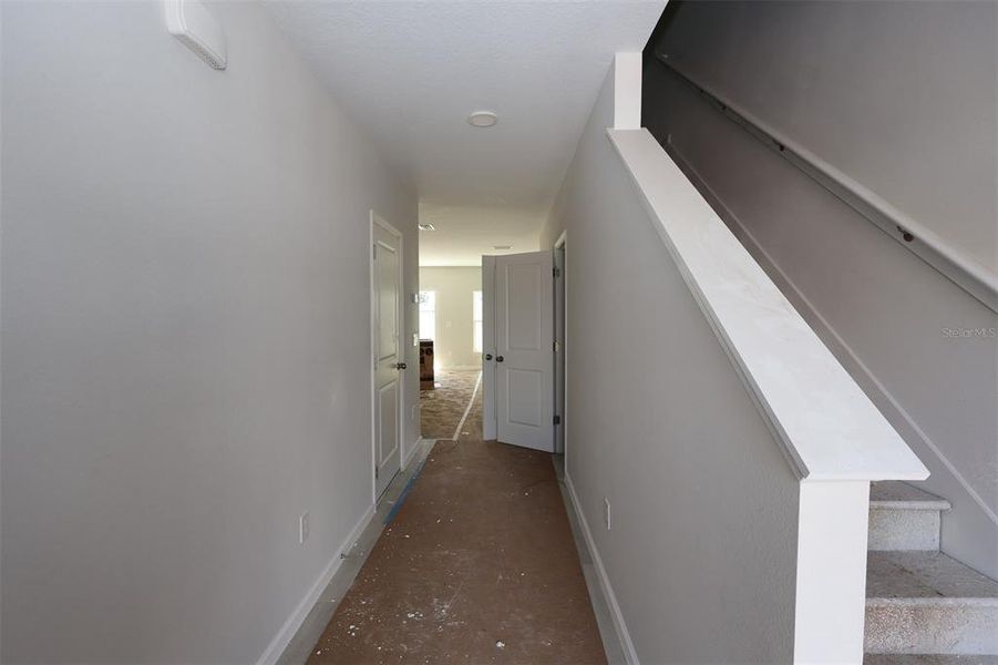 Spacious, unfurnished interior of a new home in Tyson Ranch, Orlando (Image 25).
