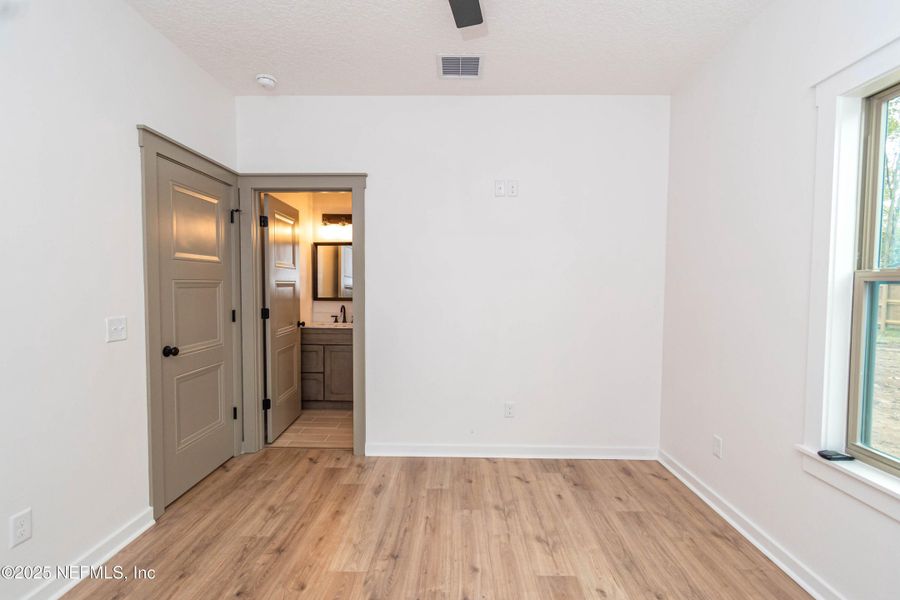 Spacious, unfurnished interior of a new home in , Glen St. Mary (Image 18).