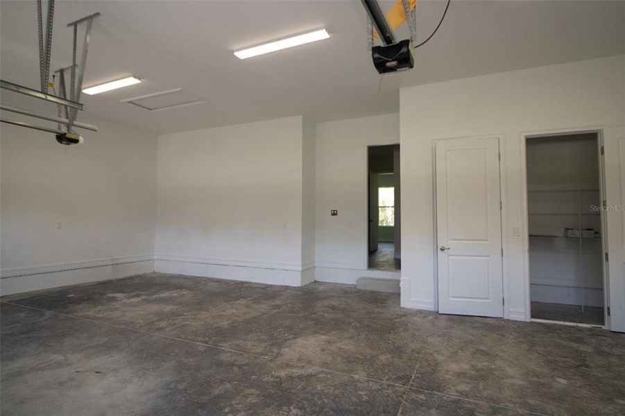 Spacious, unfurnished interior of a new home in Southern Hills Plantation, Brooksville (Image 34). Spacious, unfurnished interior of a new home in Southern Hills Plantation, Brooksville (Image 34).
