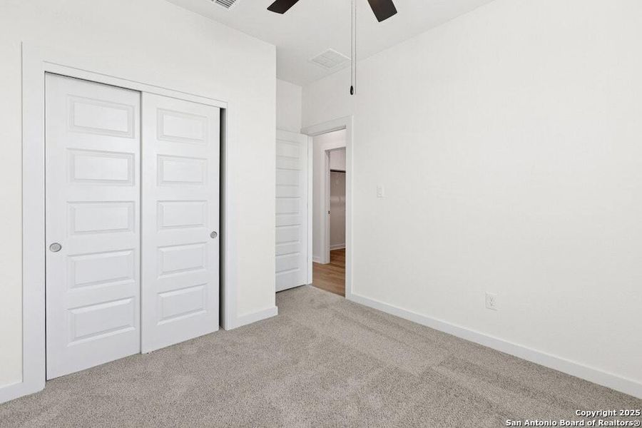 Spacious, unfurnished interior of a new home in Mayfair, New Braunfels (Image 27).