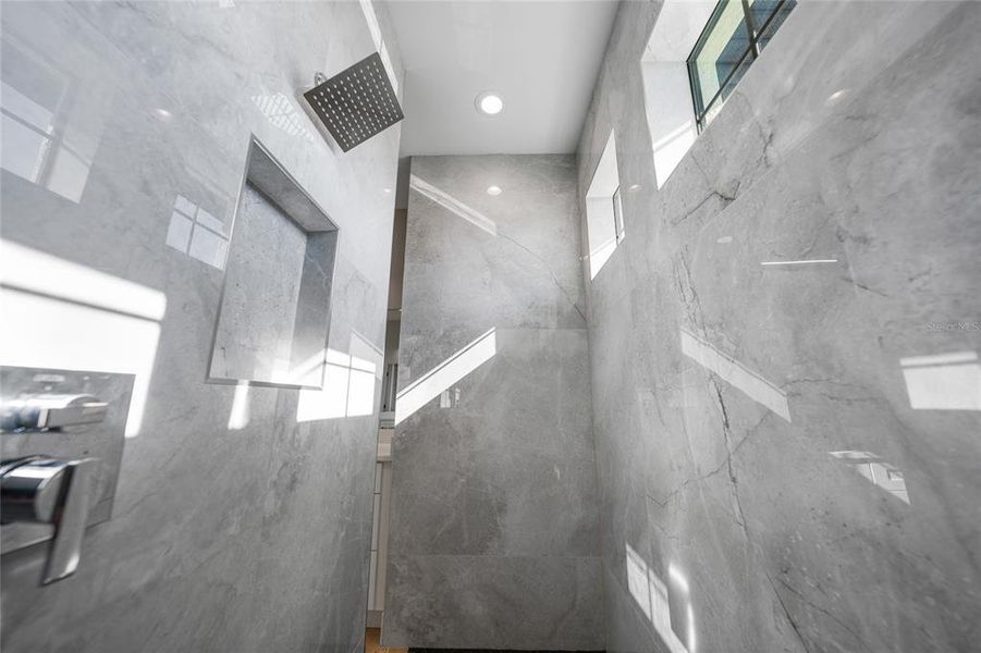 Spacious, unfurnished interior of a new home in , Port Charlotte (Image 30).