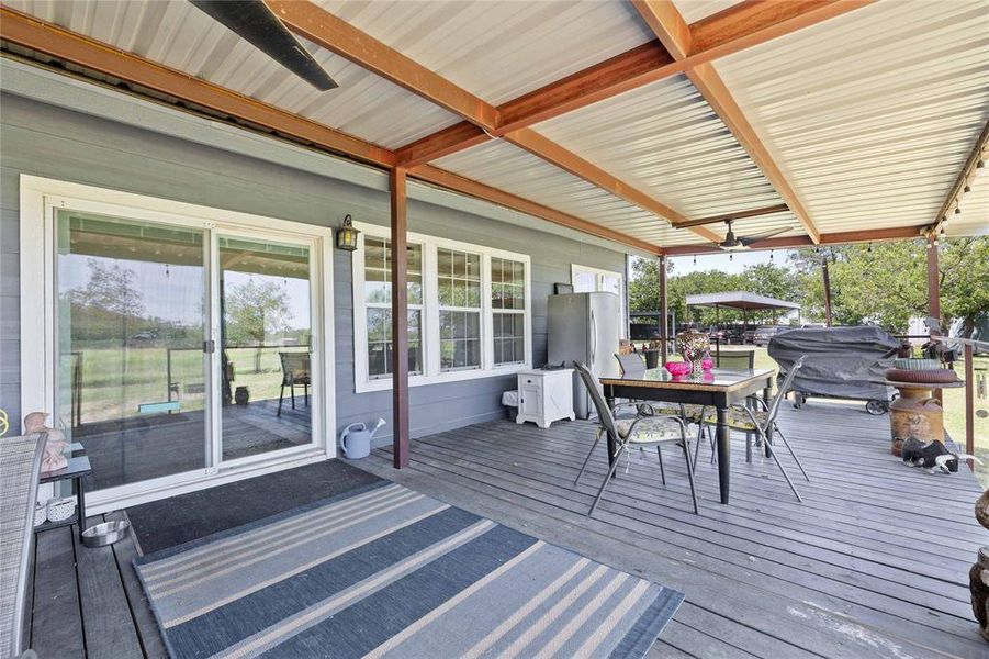 Exterior details and patio area of a home in , Brownwood (Image 3).