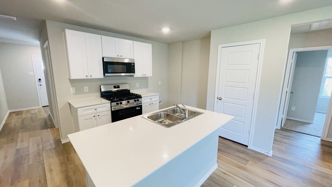 Furnished interior view inside a new home in Sunnycreek, Fort Worth (Image 7).