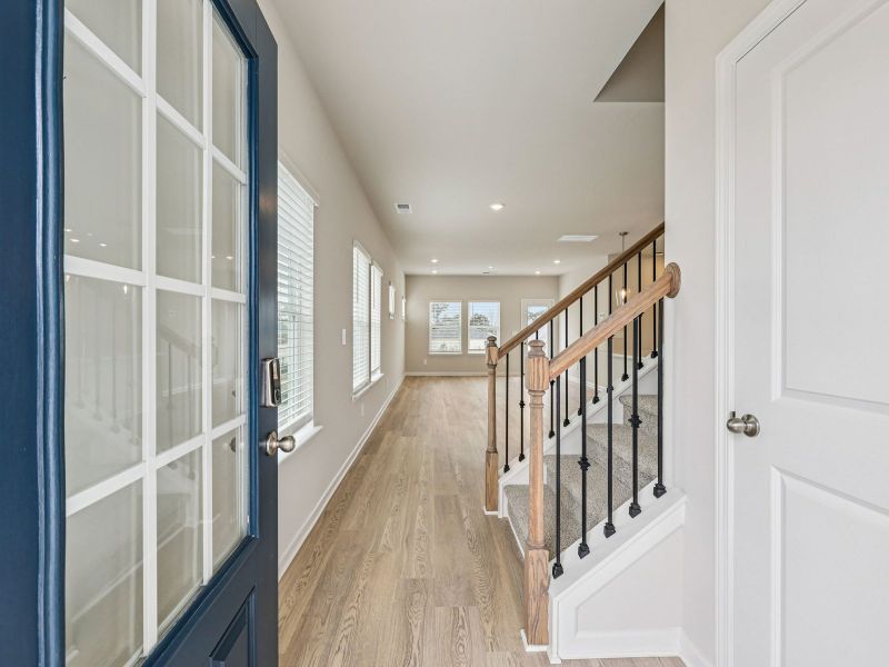 Spacious, unfurnished interior of a new home in Hawthorne Station, Atlanta (Image 13).
