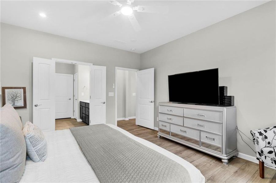 Furnished interior view inside a new home in Laurel Farms, Dallas (Image 25).