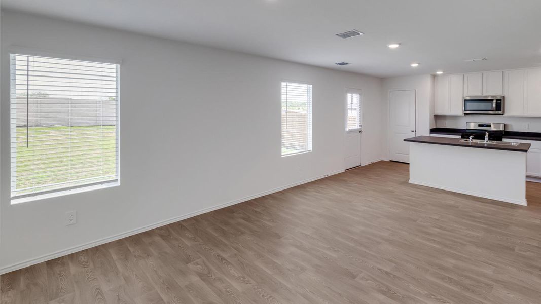 Spacious, unfurnished interior of a new home in Prairie Lakes, Buda (Image 11). Spacious, unfurnished interior of a new home in Prairie Lakes, Buda (Image 11).