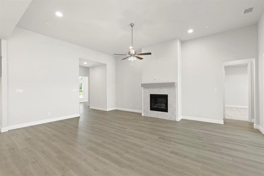 12. 2228 Euclid - Family (2) 12. 2228 Euclid - Family (2)