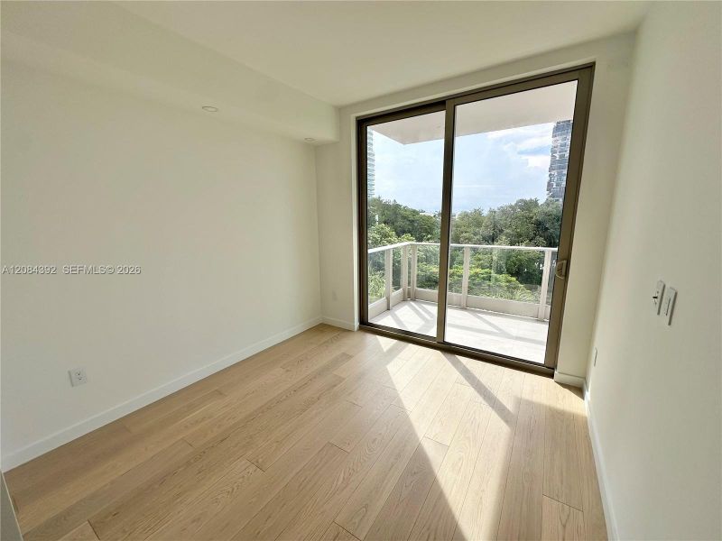 Spacious, unfurnished interior of a new home in , Miami (Image 23).