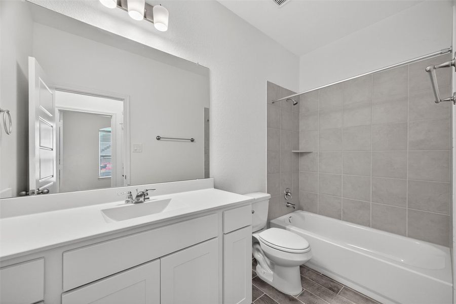 Furnished interior view inside a new home in Rollingbrook Estates, Baytown (Image 15).