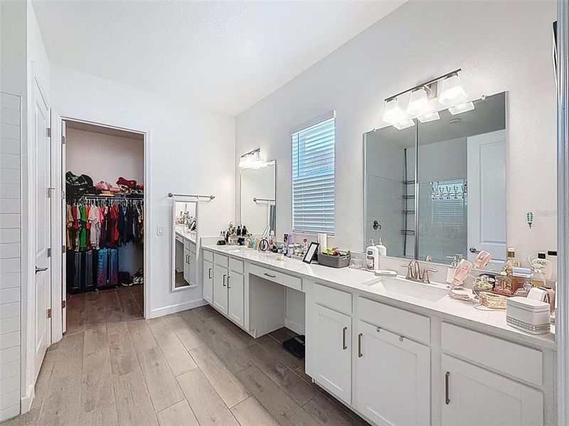 Furnished interior view inside a new home in Southshore Bay: The Estates, Wimauma (Image 31). Furnished interior view inside a new home in Southshore Bay: The Estates, Wimauma (Image 31).