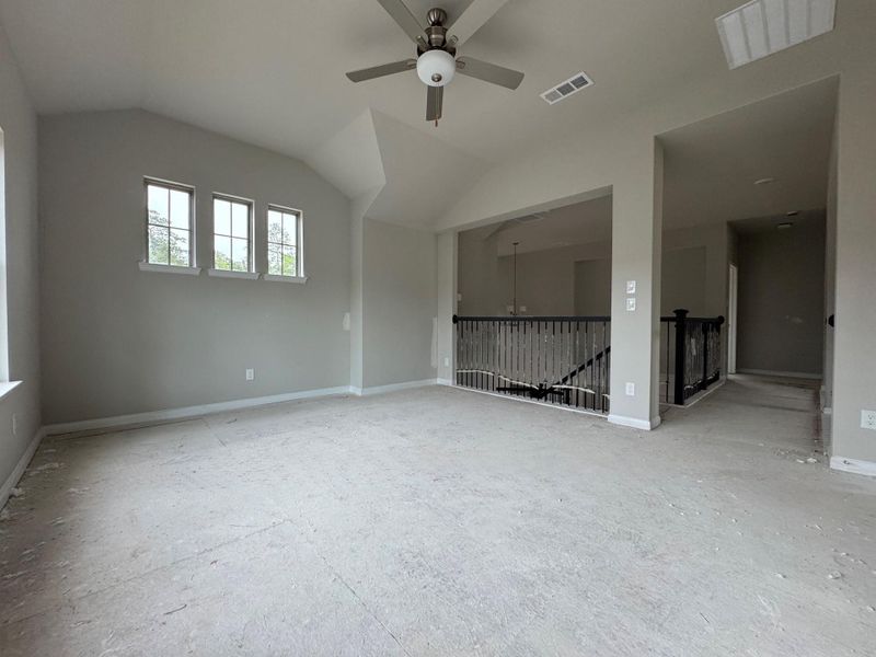 Spacious, unfurnished interior of a new home in Two Step Farm, Montgomery (Image 12).